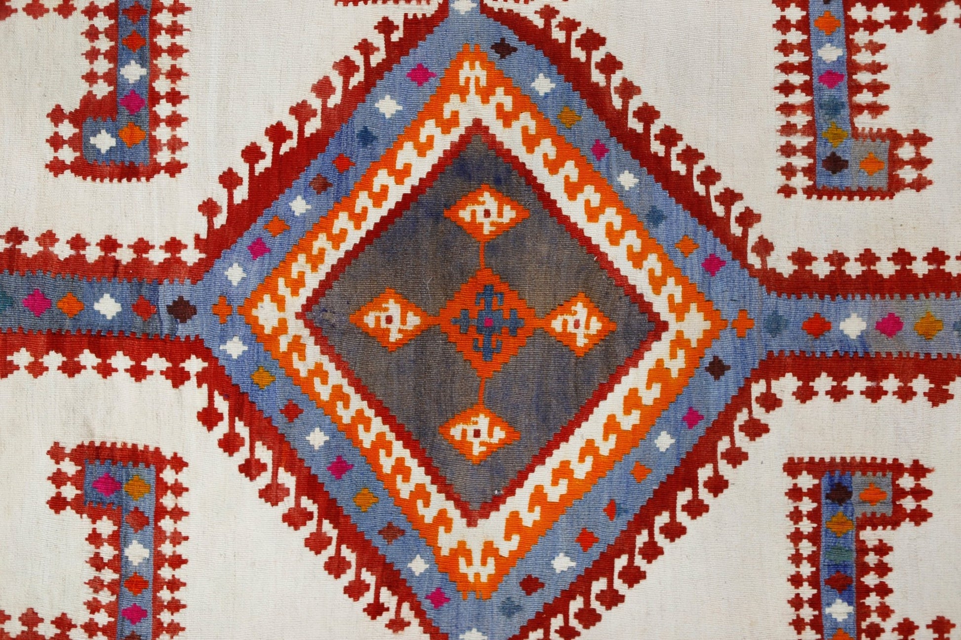 Handmade Vintage Persian Ghasghai Kilim | 306 x 164 cm | 10'1" x 5'5" - Najaf Rugs & Textile