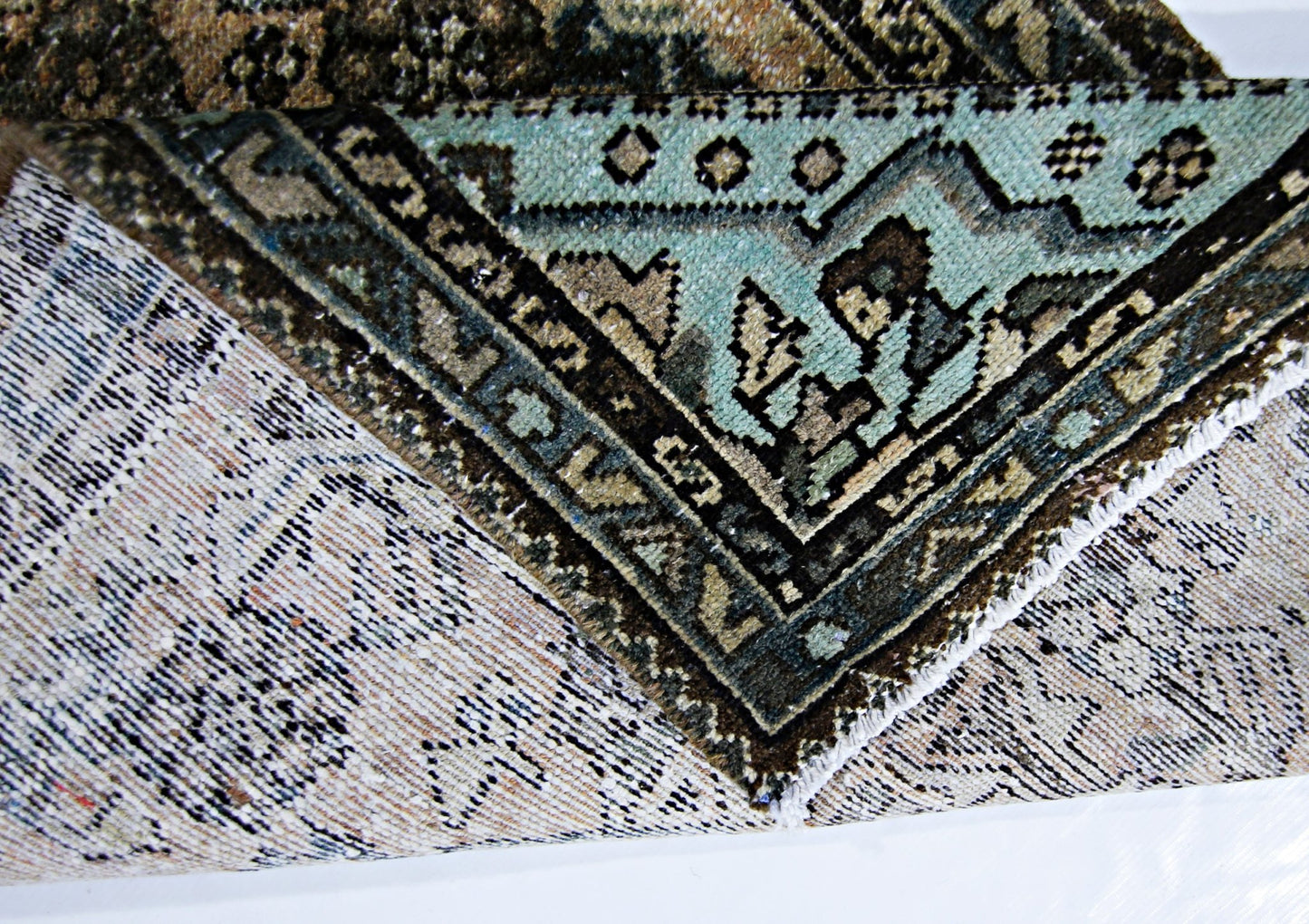 Handmade Vintage Persian Rug | 120 x 71 cm | 3'11" x 2'4" - Najaf Rugs & Textile