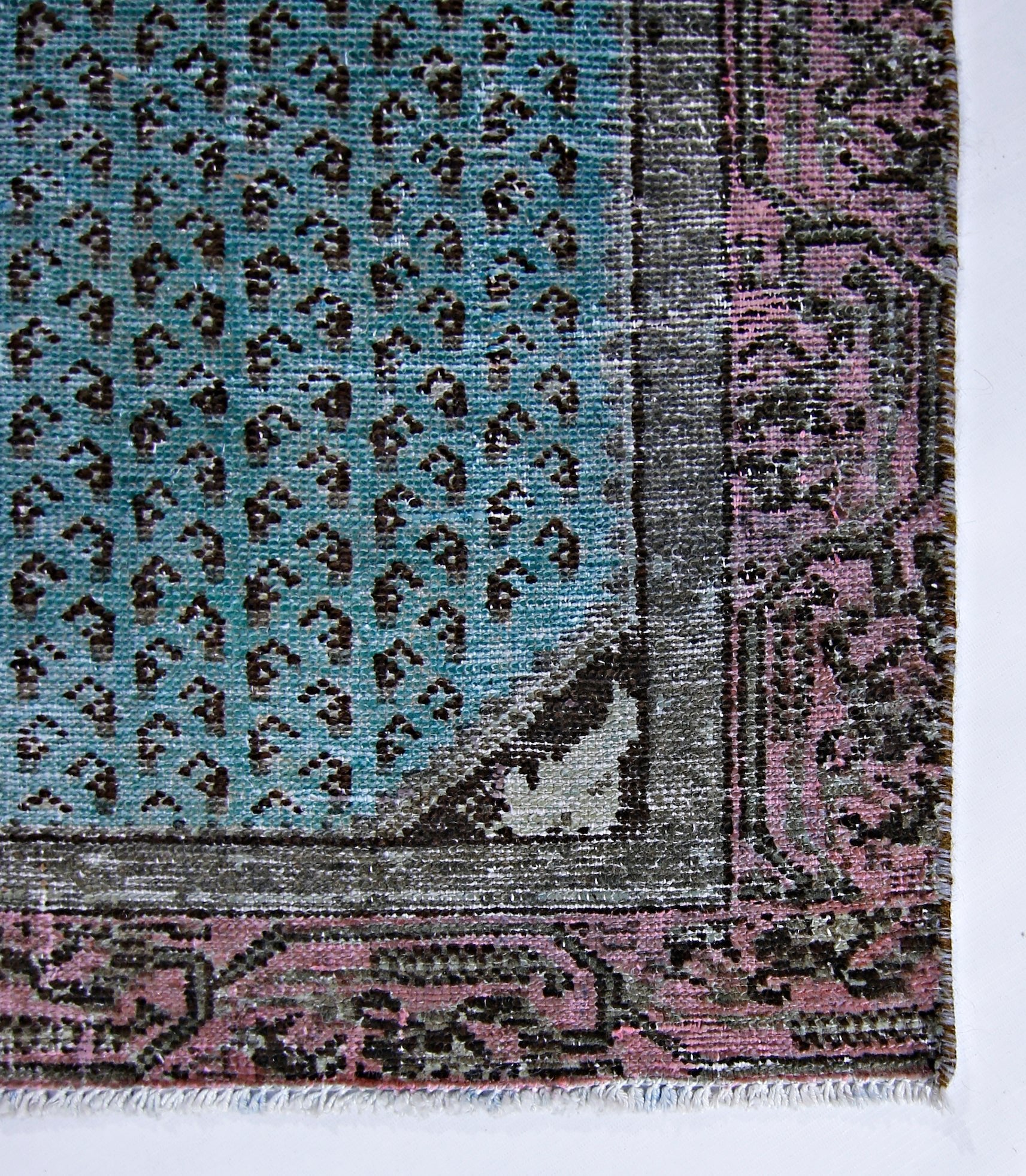 Handmade Vintage Persian Rug | 141 x 68 cm | 4'8" x 2'3" - Najaf Rugs & Textile