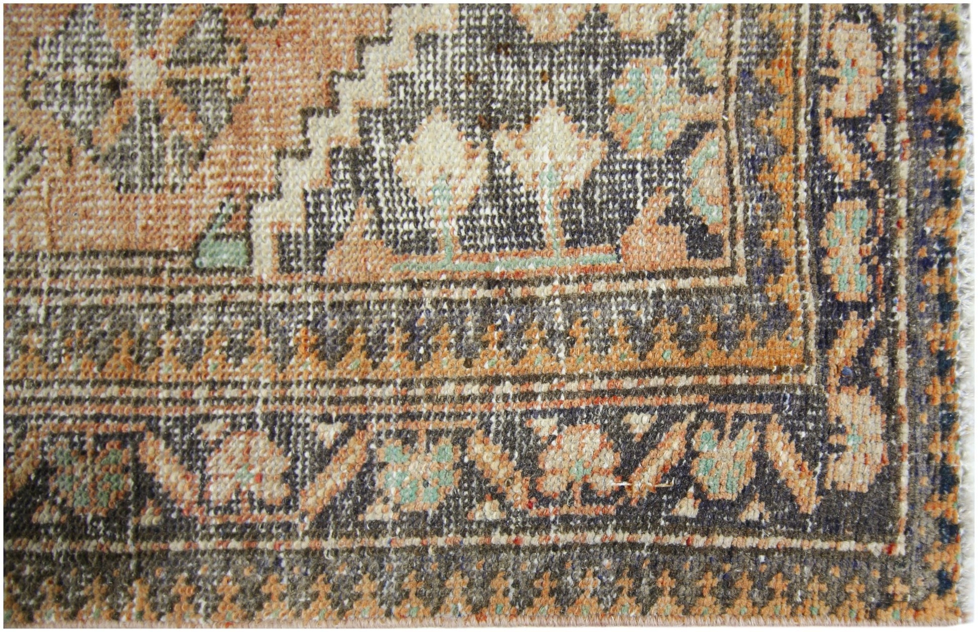Handmade Vintage Persian Rug | 201 x 117 cm | 6'7" x 3'10" - Najaf Rugs & Textile