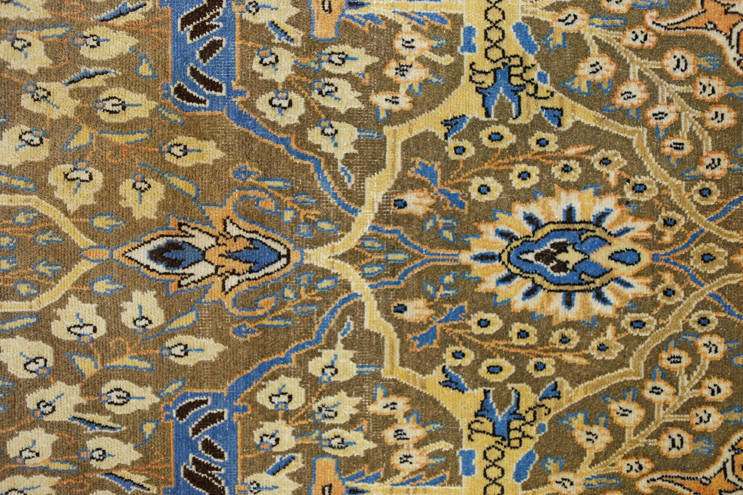 Handmade Vintage Persian Rug | 203 x 132 cm | 6'8" x 4'4" - Najaf Rugs & Textile