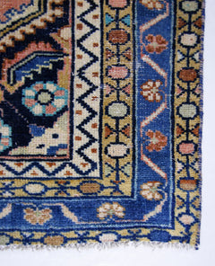 Handmade Vintage Persian Rug | 134 x 100 cm | 4'5" x 3'3" - Najaf Rugs & Textile