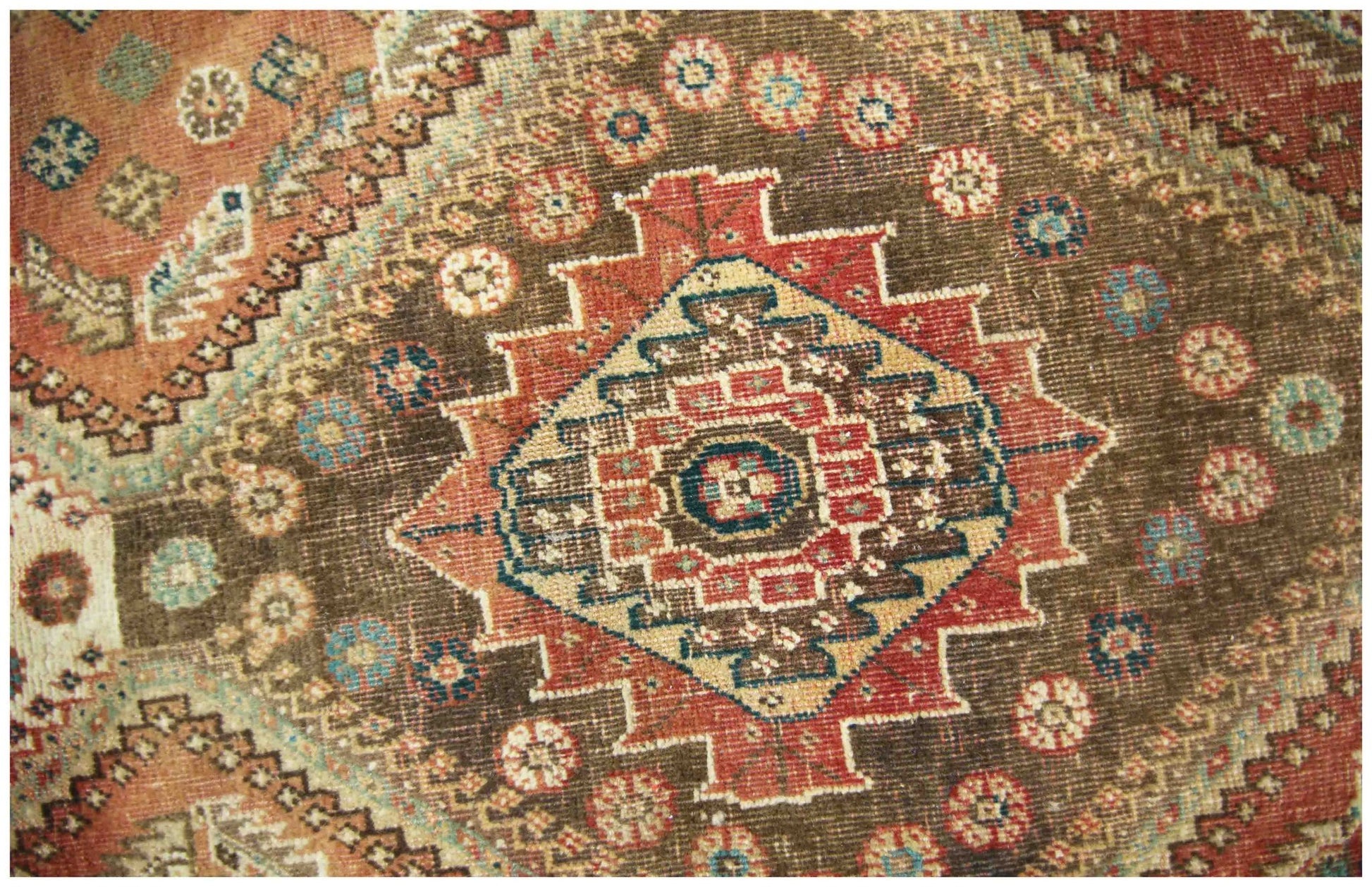 Handmade Vintage Persian Shiraz Rug | 254 x 173 cm | 8'4" x 5'8" - Najaf Rugs & Textile