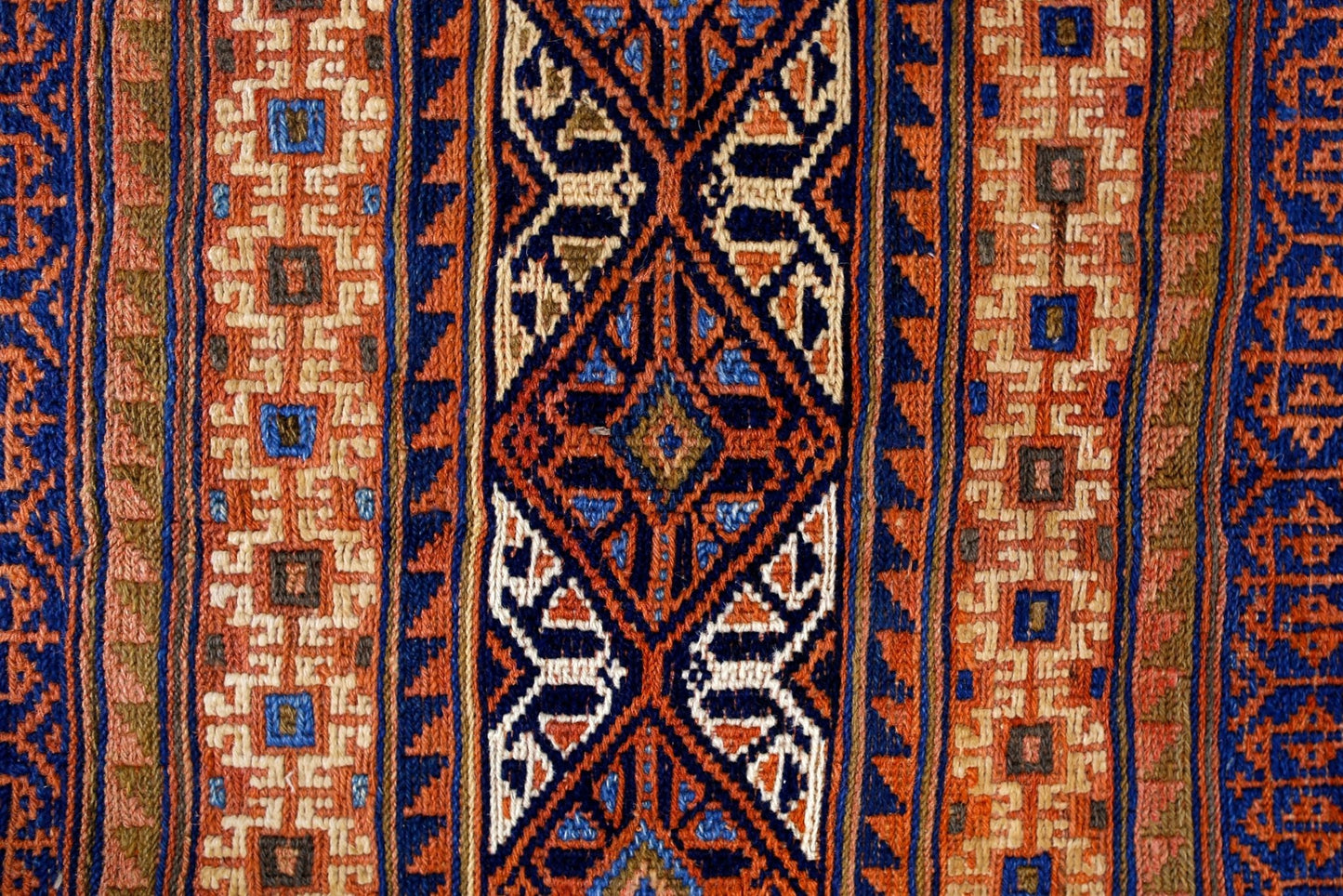 Handmade Vintage Persian Sumak Kilim | 234 x 150 cm | 7'8" x 4'11" - Najaf Rugs & Textile