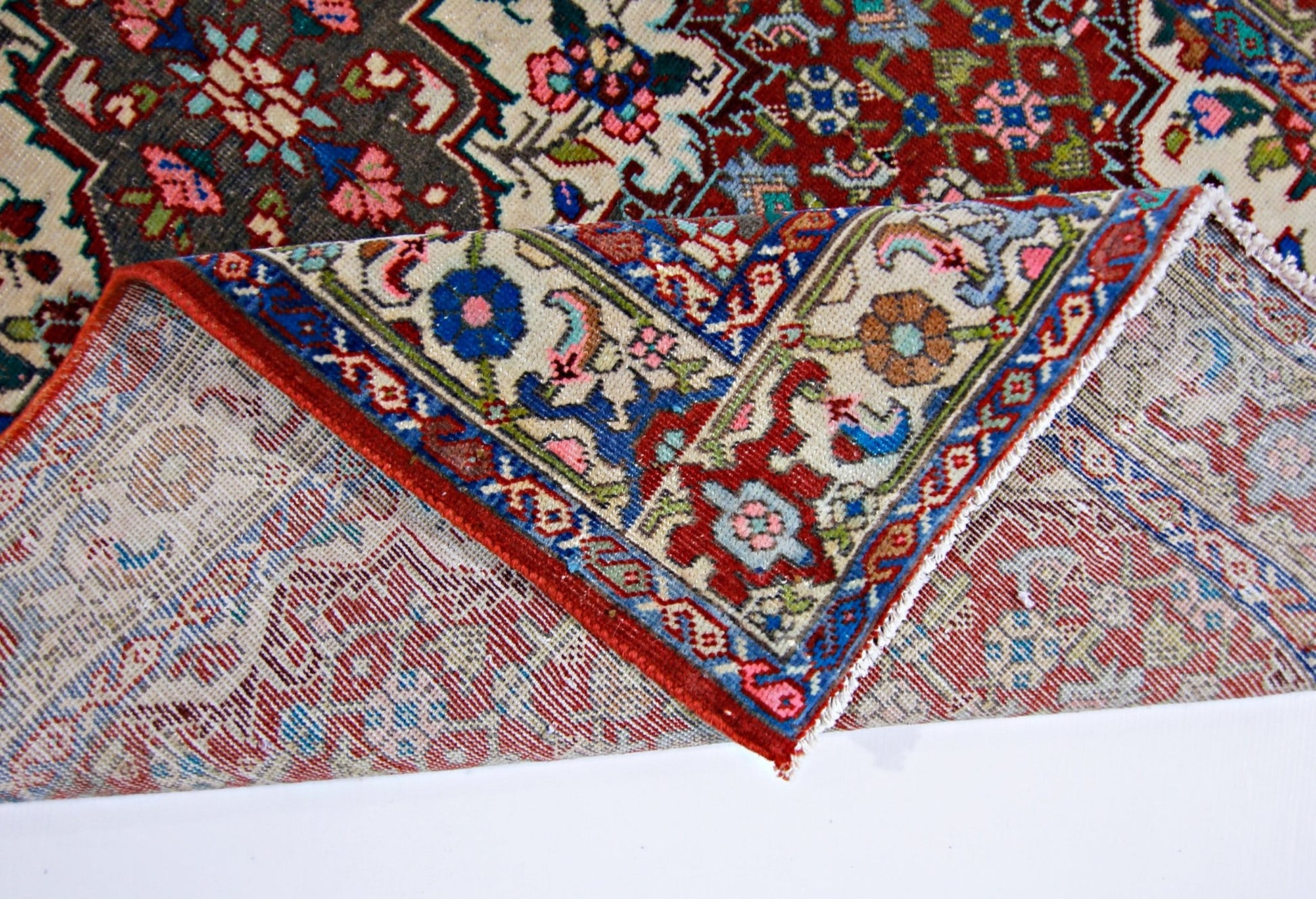 Handmade Vintage Persian Rug | 165 x 101 cm | 5'5" x 3'4" - Najaf Rugs & Textile