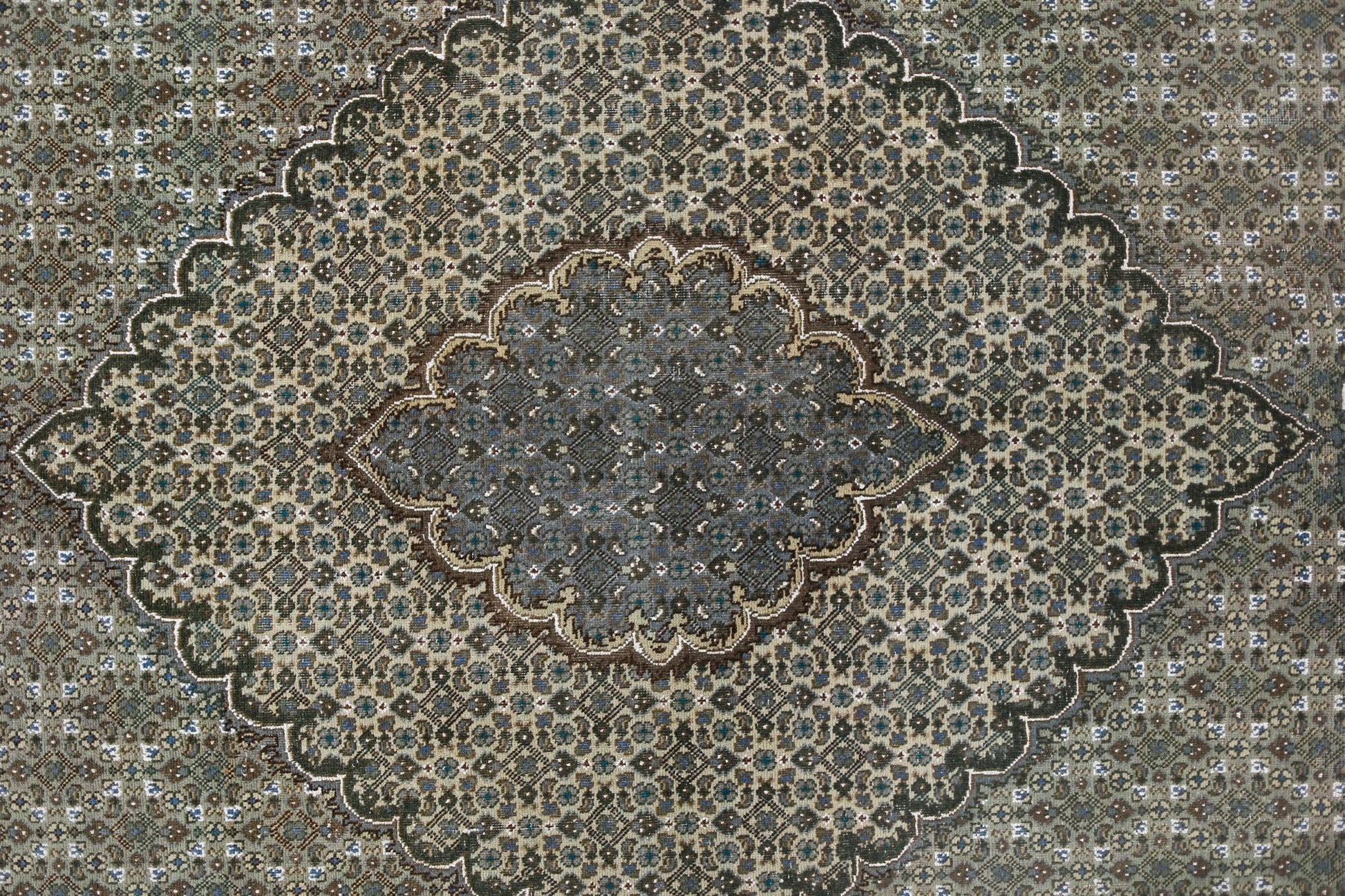 Handmade Vintage Persian Tabriz Mahi Rug | 290 x 199 cm | 9'6" x 6'6" - Najaf Rugs & Textile