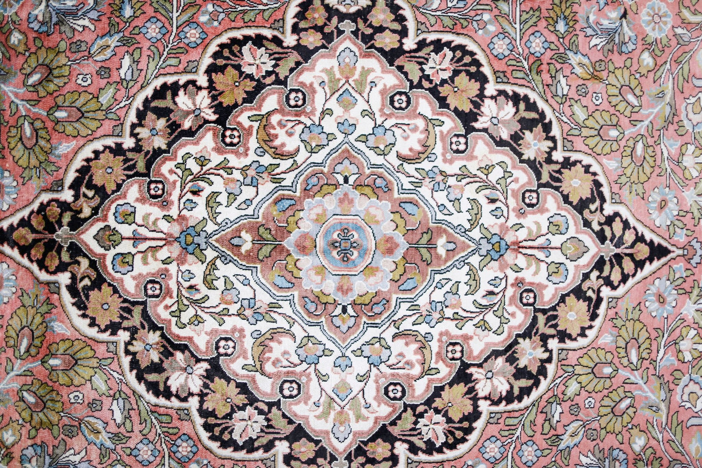 Handmade Vintage Silk Kashmiri Rug | 277 x 184 cm | 9'1" x 6' - Najaf Rugs & Textile