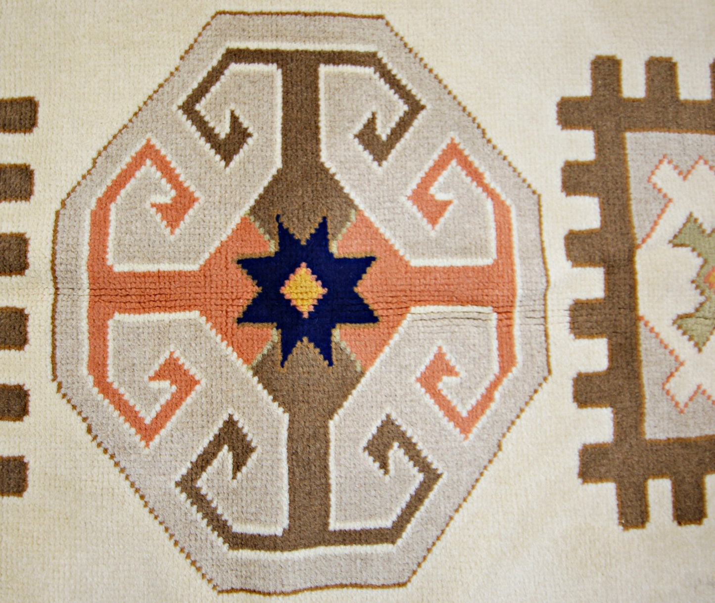 Handmade Vintage Turkish Rug | 139 x 95 cm | 4'7" x 3'1" - Najaf Rugs & Textile
