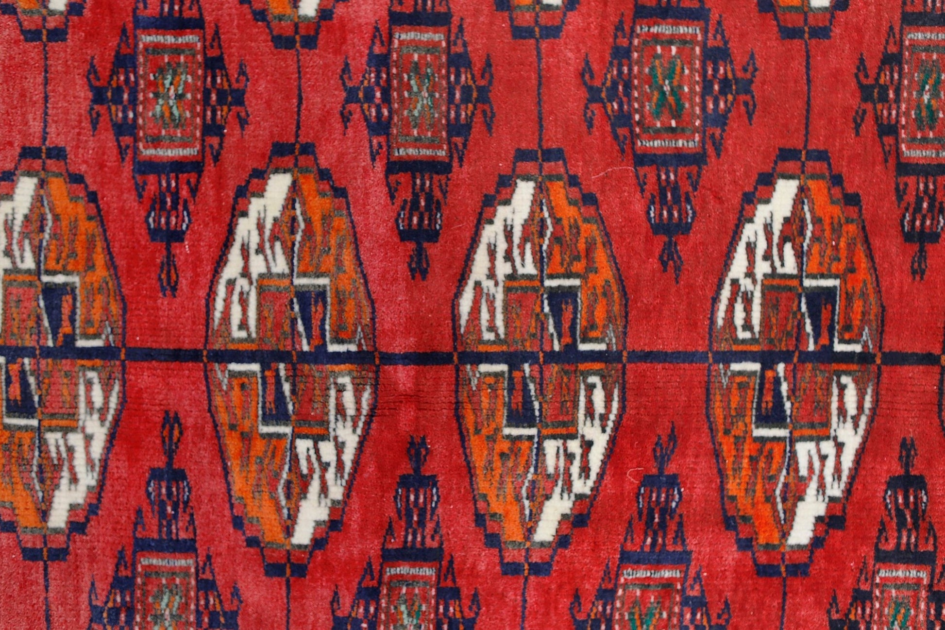 Handmade Vintage Tekke Turkmen Sara Rug | 193 x 133 cm | 6'4" x 4'4" - Najaf Rugs & Textile