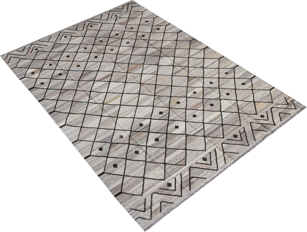 Handwoven Afghan Maimana kilim rug featuring a grey diamond pattern with small black accents.