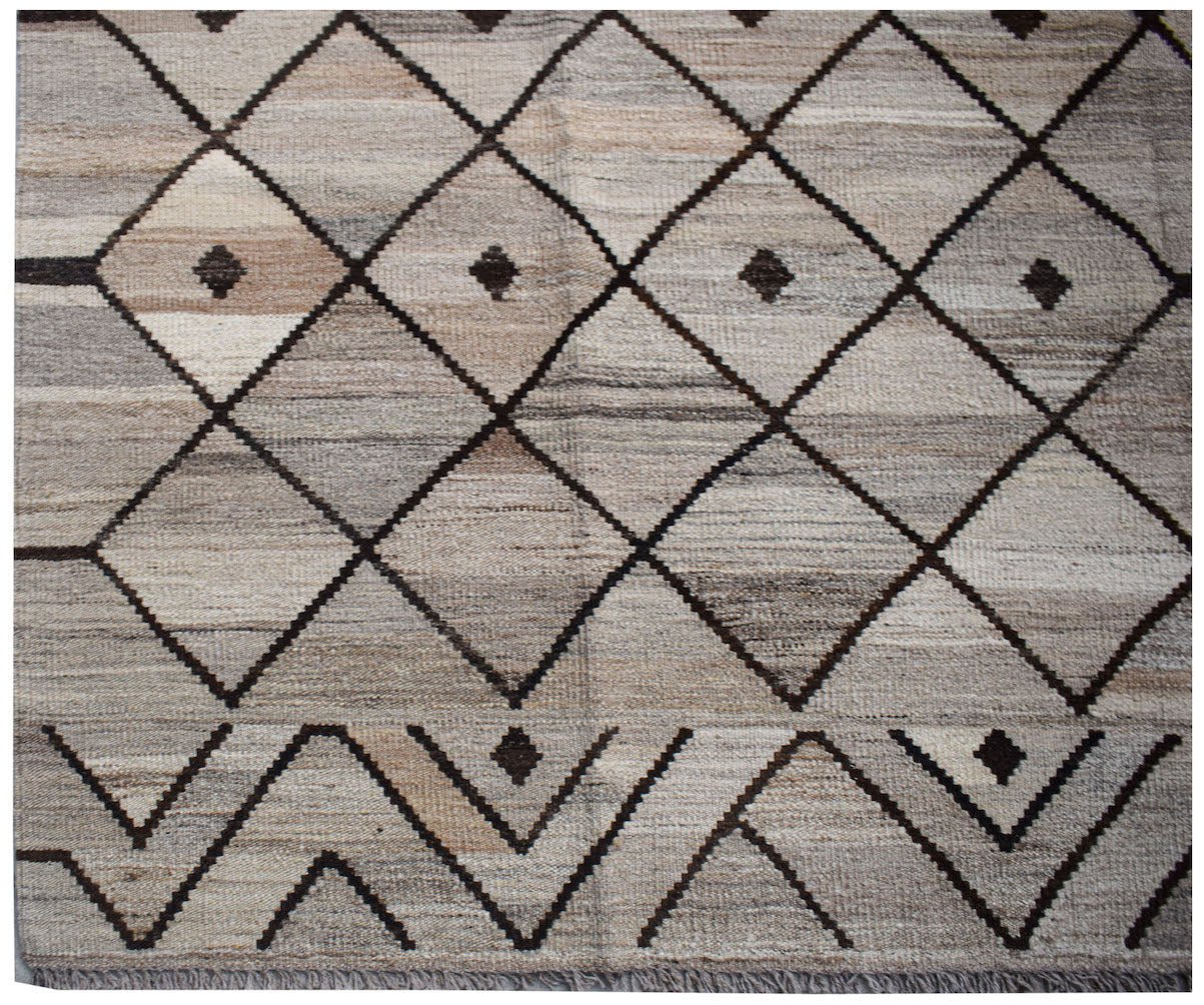 Handwoven Afghan Maimana kilim rug featuring a neutral diamond pattern with small central accents.
