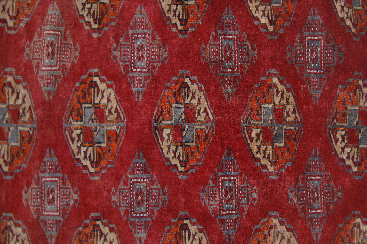 Handmade Fine Vintage Tekke Turkmen Sara Rug | 166 x 133 cm | 5'5" x 4'4" - Najaf Rugs & Textile
