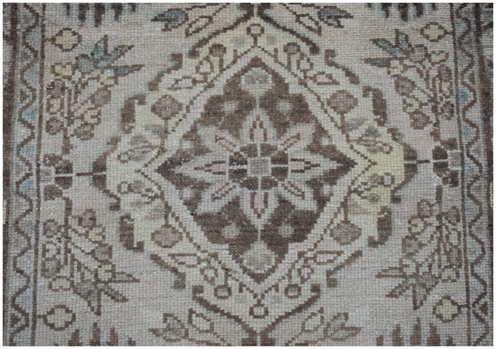 Handmade Mini Vintage Persian Rug | 118 x 70 cm | 3'10" x 2'4" - Najaf Rugs & Textile