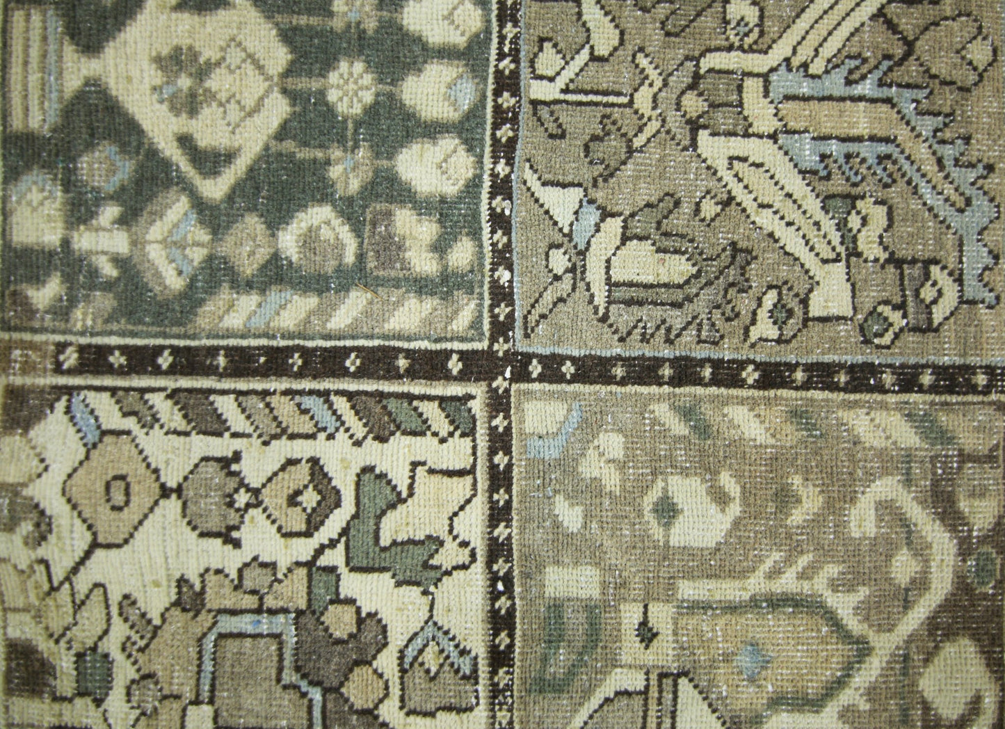 Handmade Vintage Persian Bakhtiar Rug | 287 x 214 cm | 9'5" x 7' - Najaf Rugs & Textile