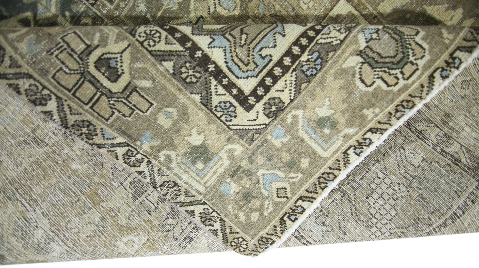 Handmade Vintage Persian Bakhtiar Rug | 287 x 214 cm | 9'5" x 7' - Najaf Rugs & Textile