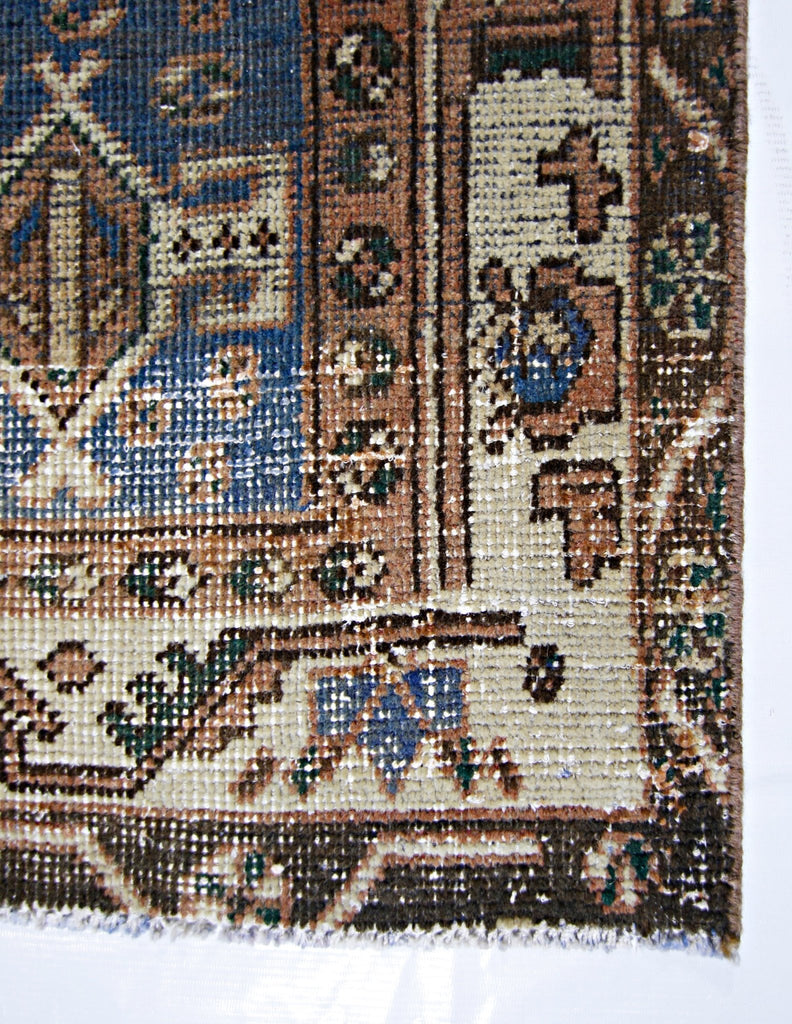 Handmade Vintage Persian Ghashghai Rug | 295 x 151 cm | 9'8" x 5' - Najaf Rugs & Textile