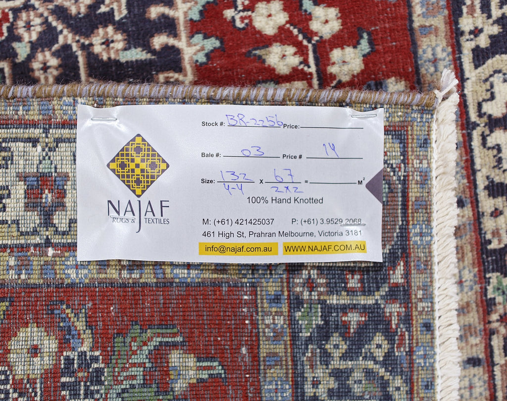 Handmade Vintage Persian Kashan Rug | 132 x 67 cm | 4'4" x 2'2" - Najaf Rugs & Textile