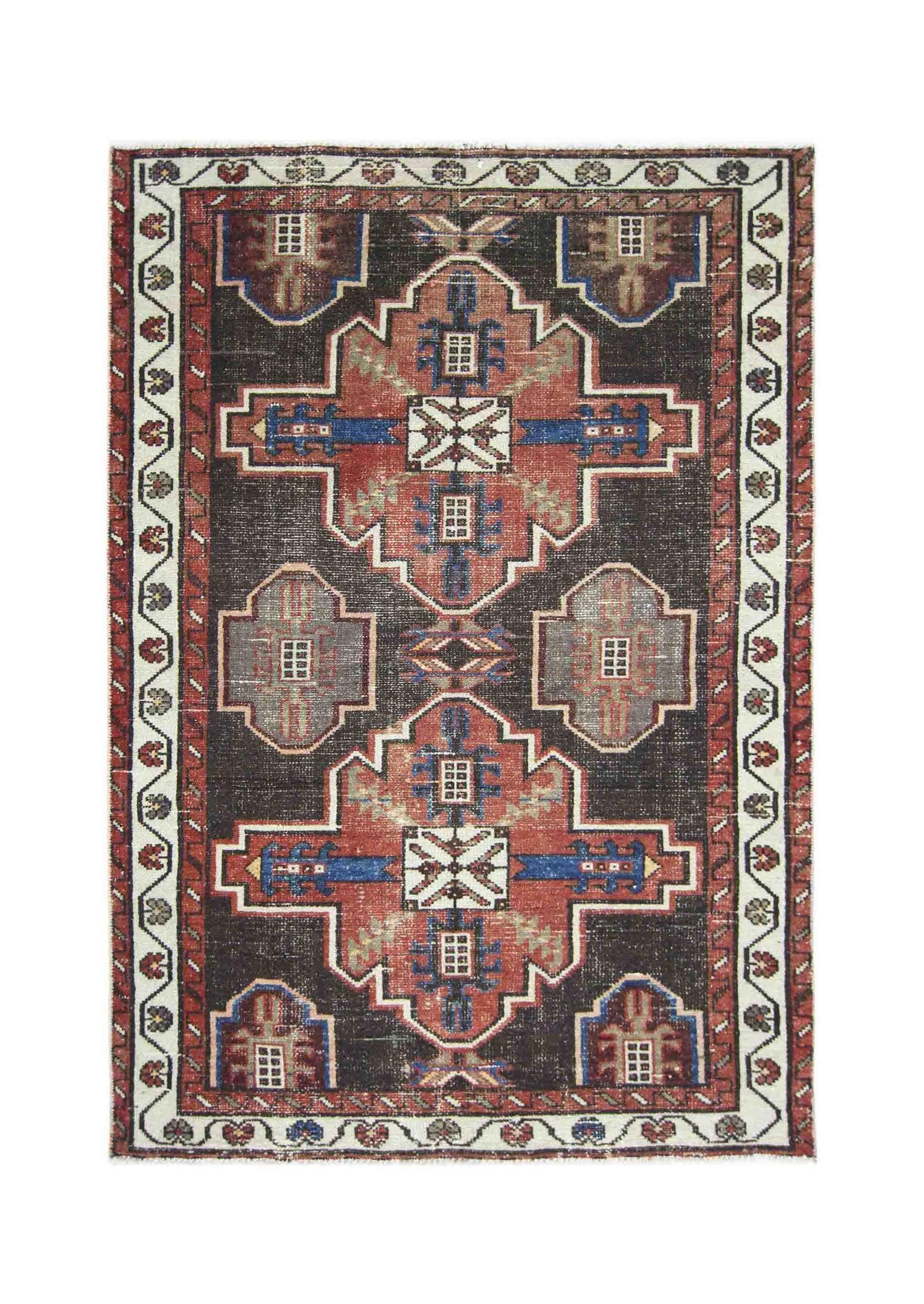 Handmade Vintage Persian Rug | 137 x 93 cm | 4'6" x 3' - Najaf Rugs & Textile