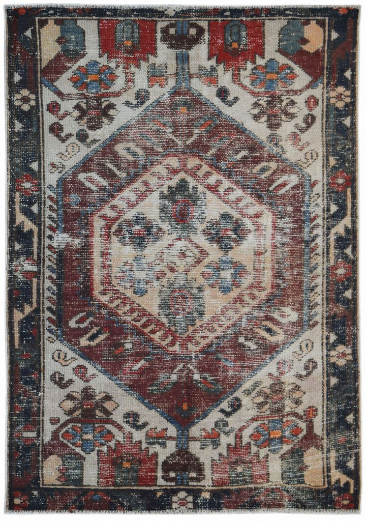 Handmade Vintage Persian Rug | 140 x 105 cm | 4'7" x 3'5" - Najaf Rugs & Textile