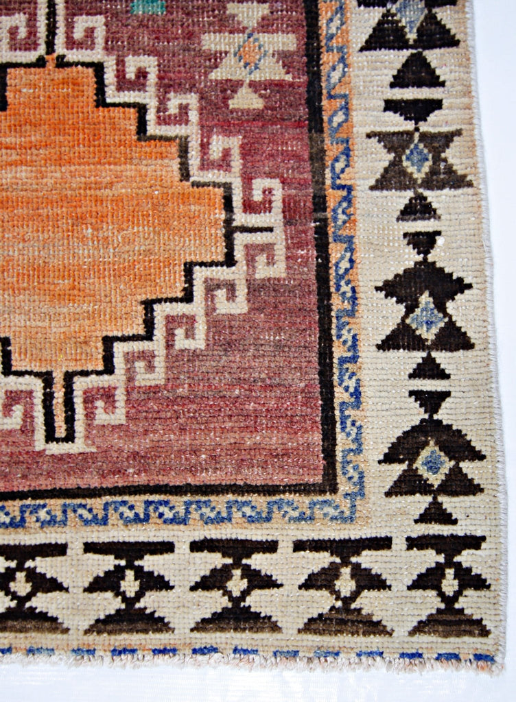 Handmade Vintage Persian Rug | 238 x 144 cm | 7'10" x 4'9" - Najaf Rugs & Textile