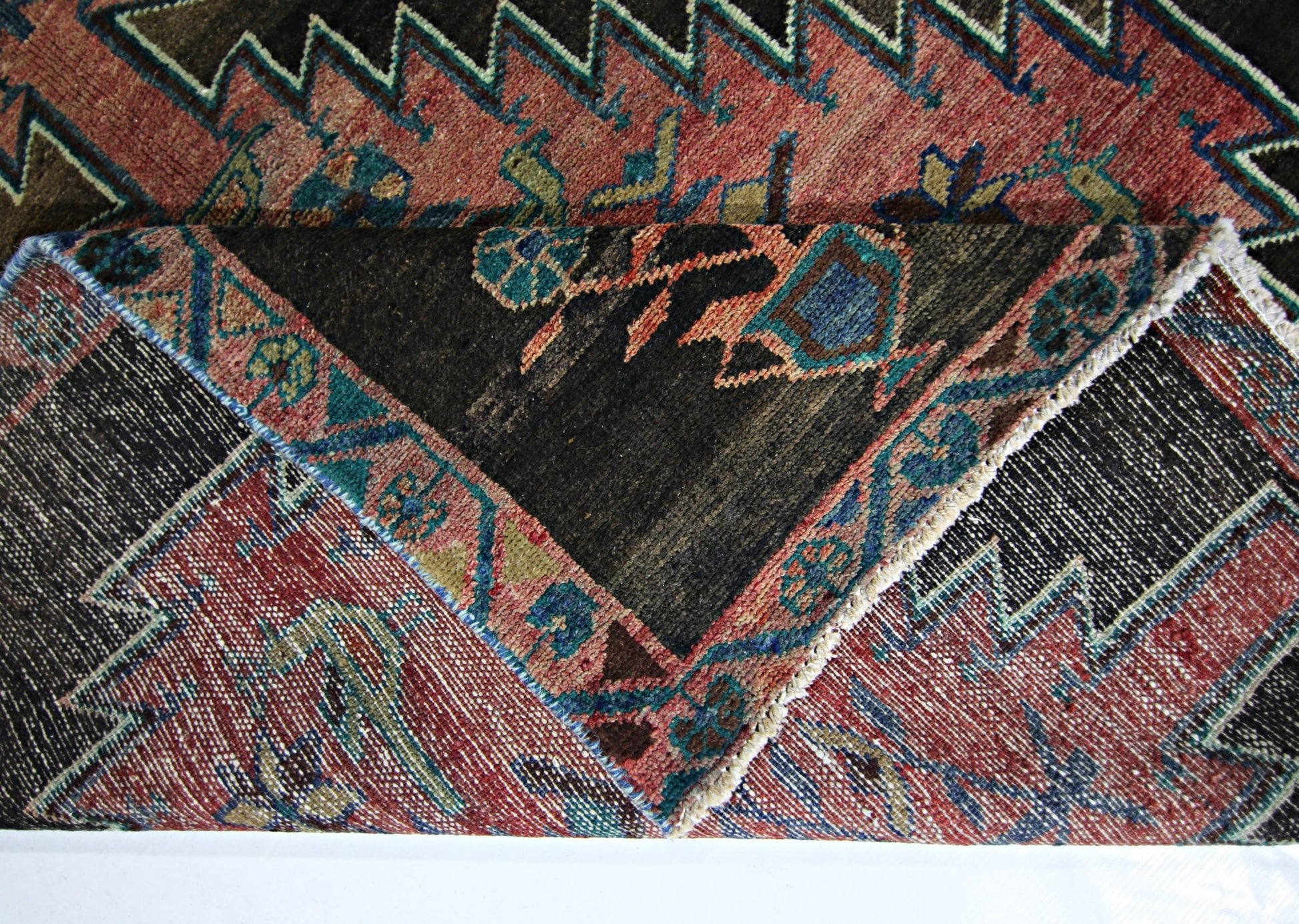 Handmade Vintage Persian Rug | 267 x 120 cm | 8'9" x 3'11" - Najaf Rugs & Textile