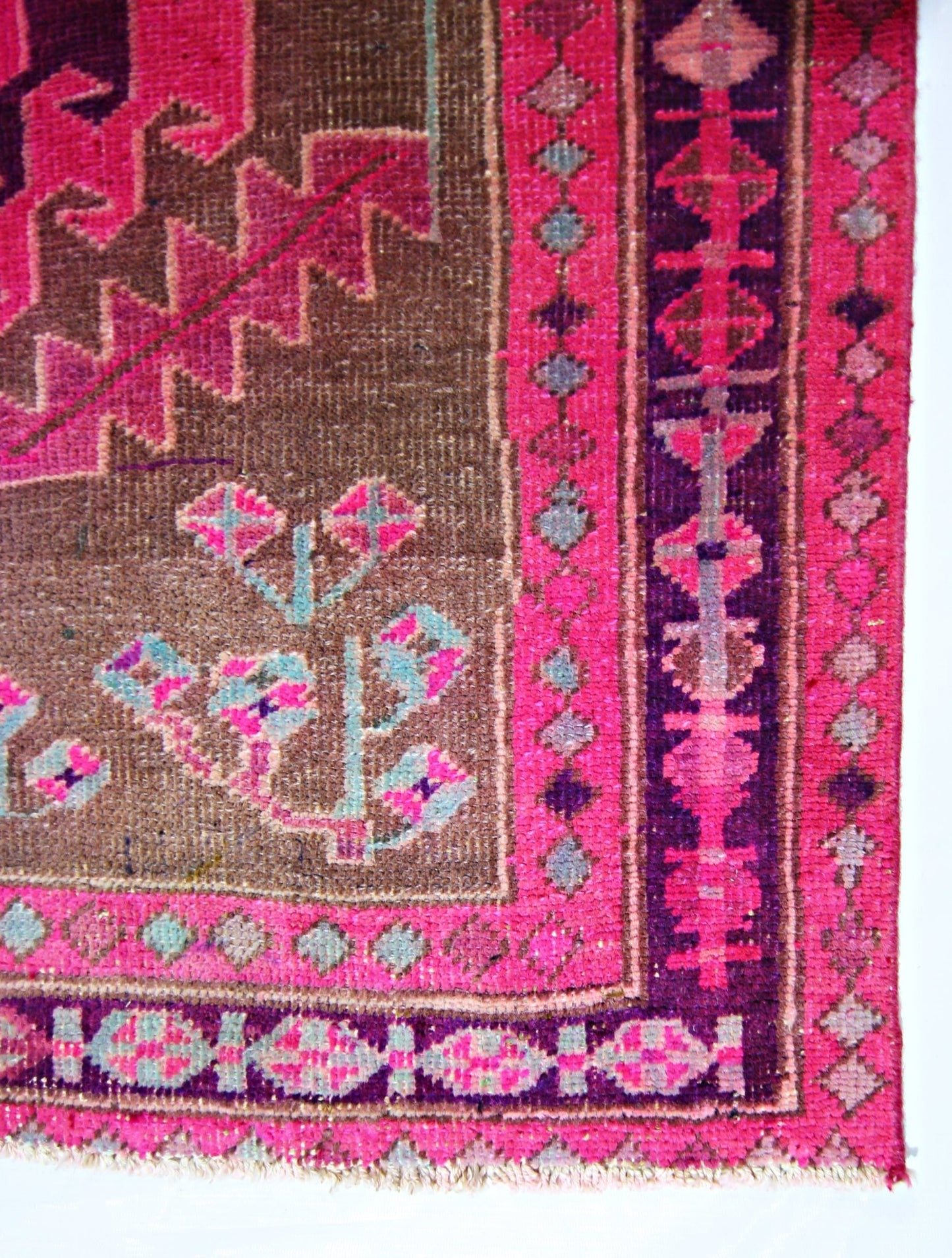 Handmade Vintage Persian Rug | 283 x 128 cm | 9'3" x 4'2" - Najaf Rugs & Textile