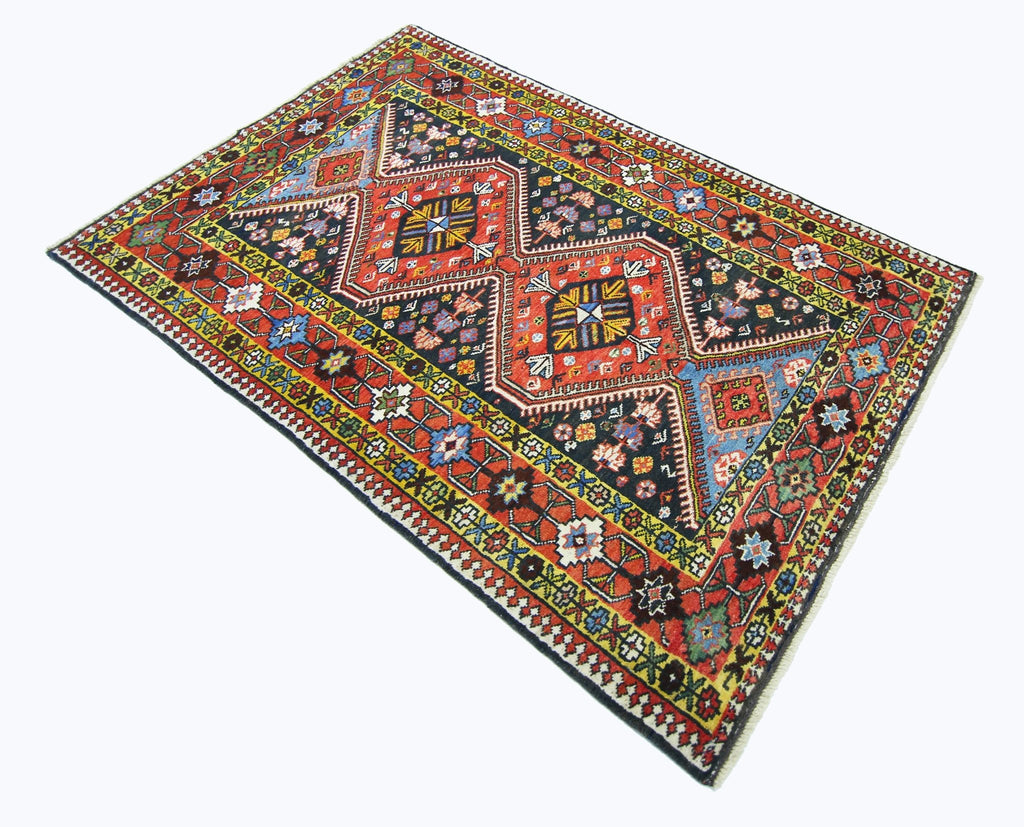 Handmade Vintage Persian Shiraz Rug | 167 x 109 cm | 5'6" x 3'7" - Najaf Rugs & Textile