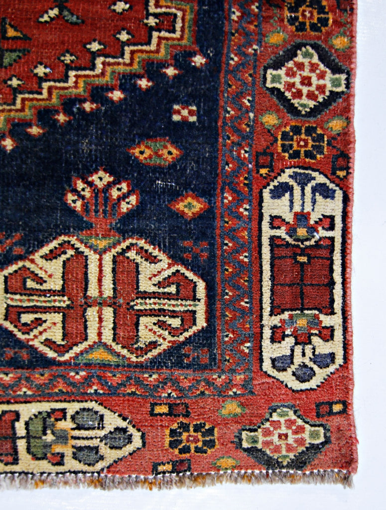 Handmade Vintage Persian Shiraz Rug | 259 x 114 cm | 8'6" x 3'9" - Najaf Rugs & Textile