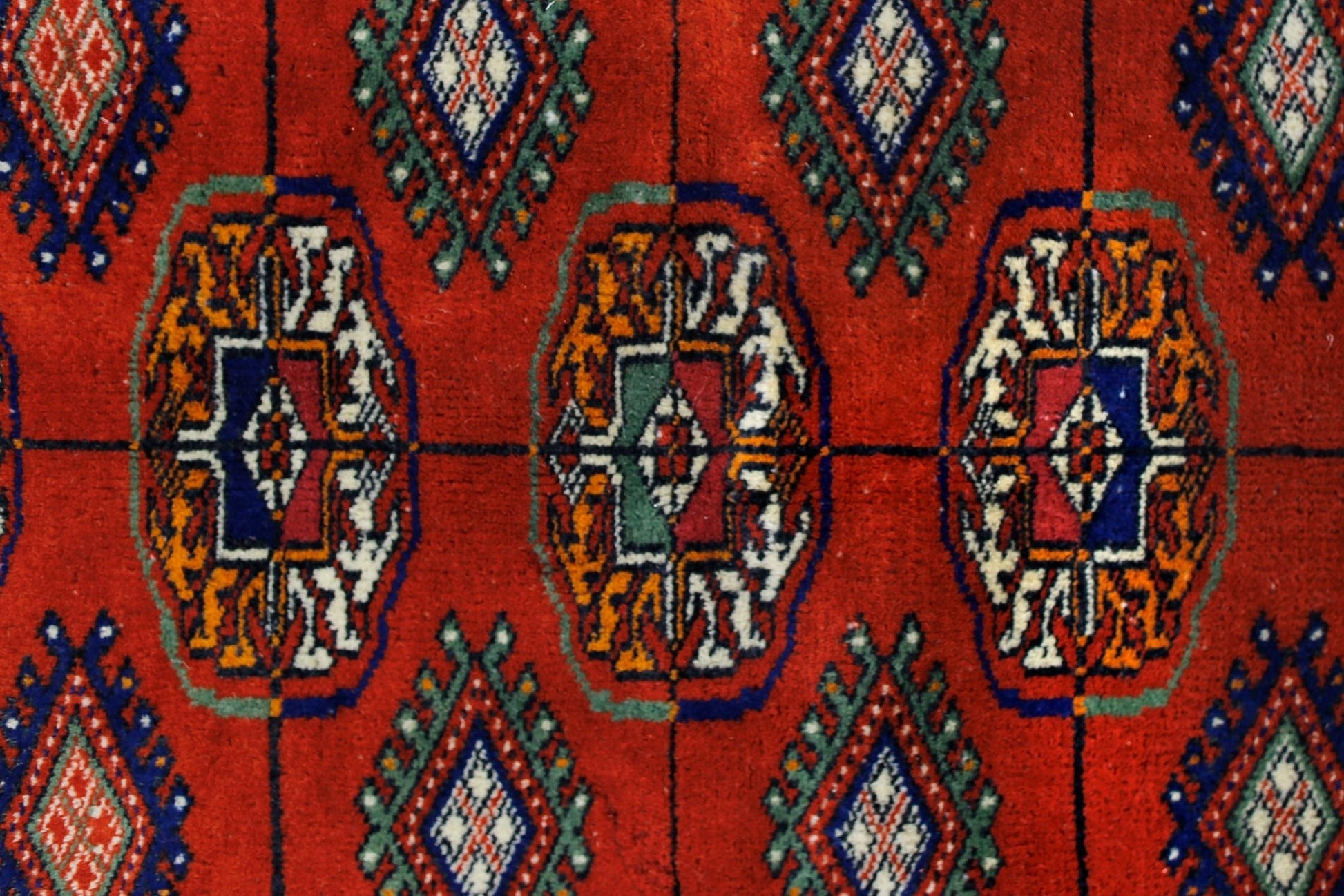 Handmade Vintage Tekke Turkmen Sara Rug | 184 x 117 cm | 6'1" x 4'2" - Najaf Rugs & Textile