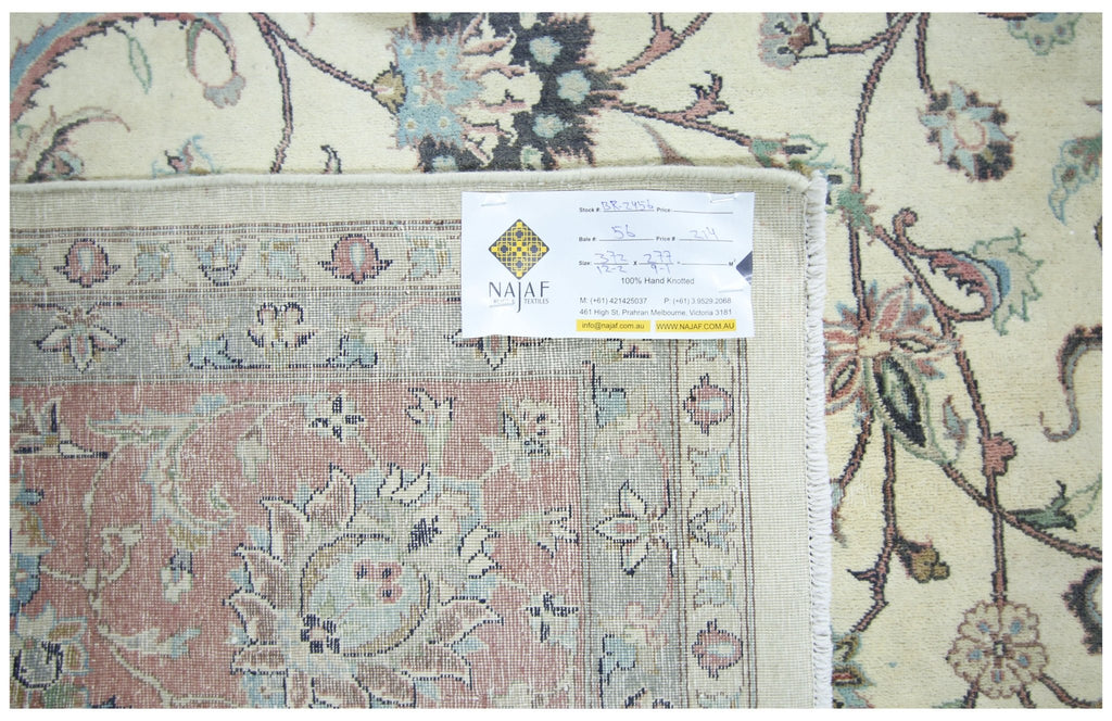 Handmade Vintage Traditional Pakistani Rug | 372 x 277 cm | 12'2" x 9'1" - Najaf Rugs & Textile
