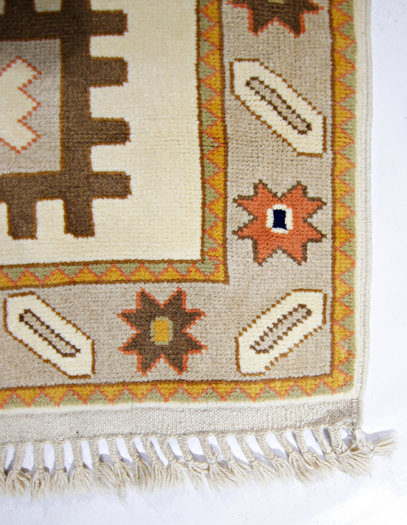 Handmade Vintage Turkish Rug | 139 x 95 cm | 4'7" x 3'1" - Najaf Rugs & Textile
