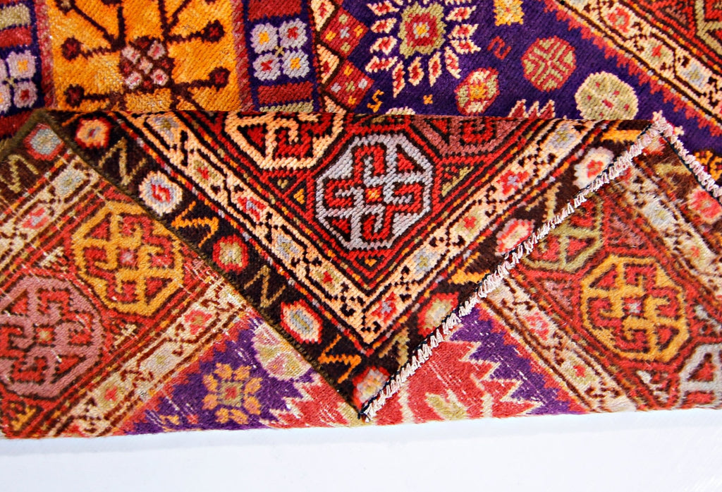Handmade Vintage Turkish Rug | 139 x 98 cm | 4'7" x 3'2" - Najaf Rugs & Textile