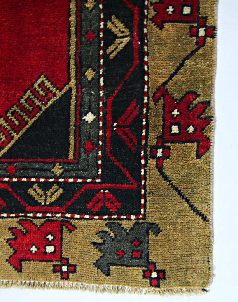 Handmade Vintage Turkish Rug | 166 x 118 cm | 5'6" x 3'10" - Najaf Rugs & Textile